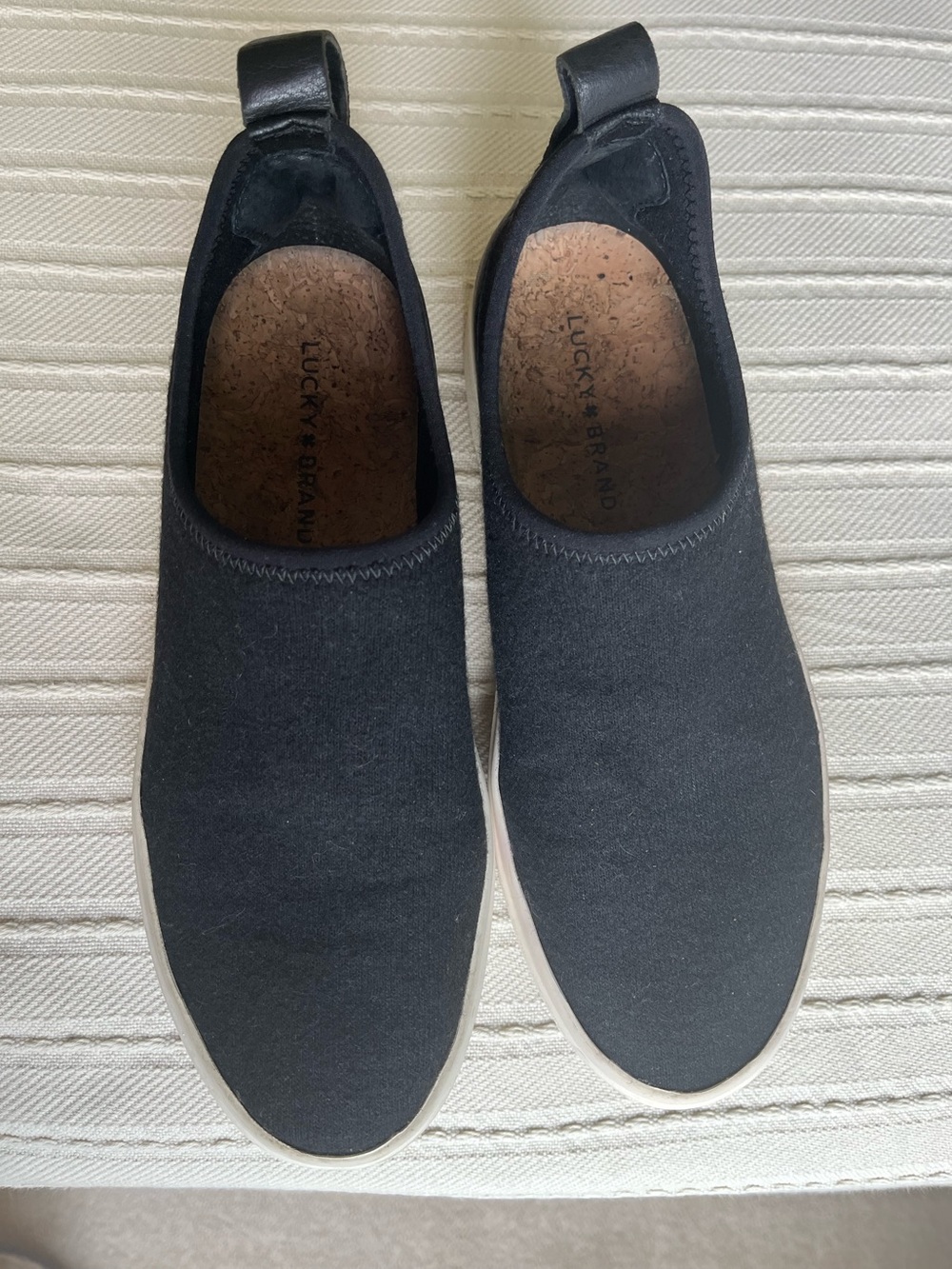 Lucky Brand Tauve casual slip on sneaker